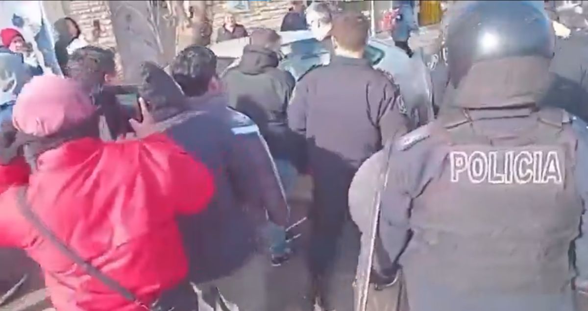 Mal momento para un concejal libertario en Miramar