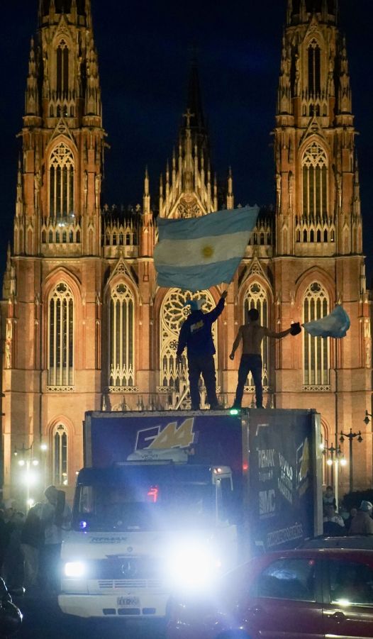 En los municipios se festejó fuerte la clasificación a la final de la Scaloneta