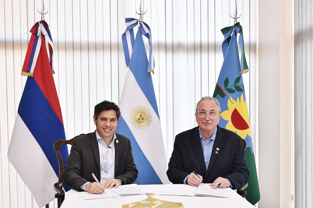 Con la provincia golpeada, Kicillof se fue a hacer campaña a Misiones