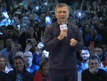 Macri pidió que lo acompañen con el voto para decidir “si avanzamos al futuro o volvemos al pasado”.
