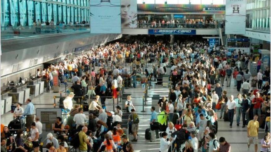 Argentinos deberán pagar un permiso para viajar a Europa