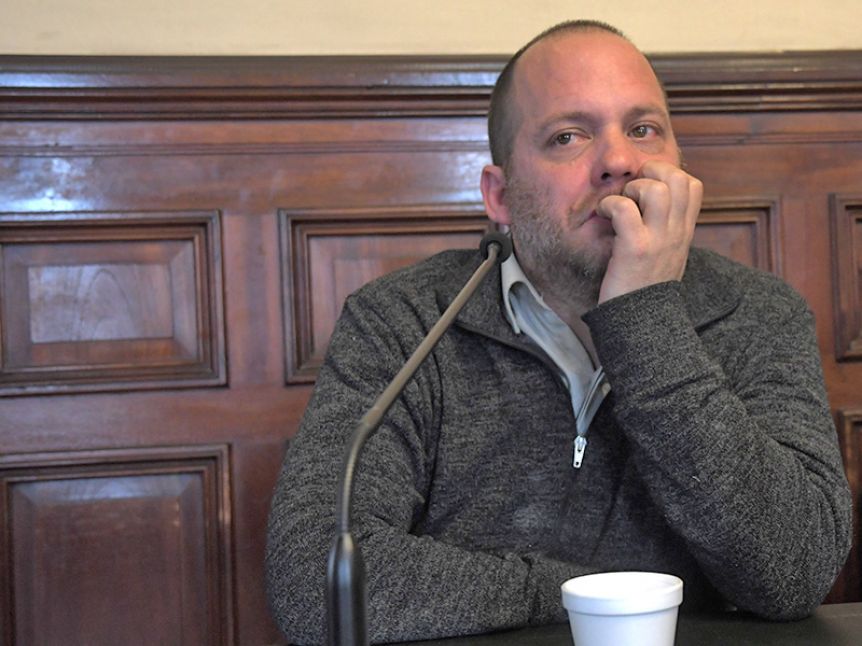 Condenaron a 9 años de prisión al periodista Lucas Carrasco por violar a dos jóvenes