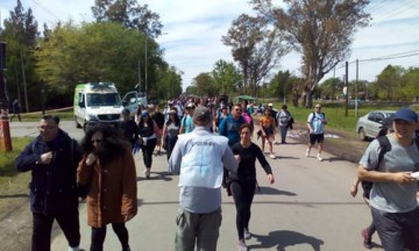 Miles de personas iniciaron la tradicional Caminata hacia la Basílica de Luján