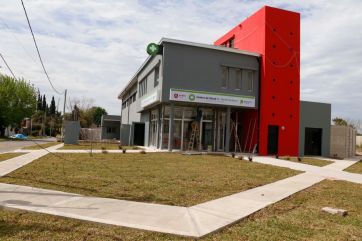 Con la “energía en dar vuelta la elección” Vidal inauguró un centro de Salud en su pago chico