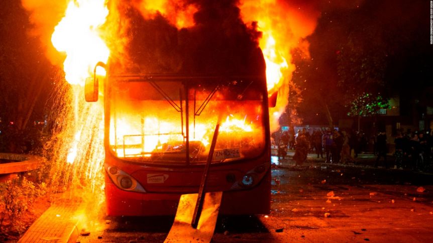 Sebastián Piñera decretó el estado de emergencia en Santiago