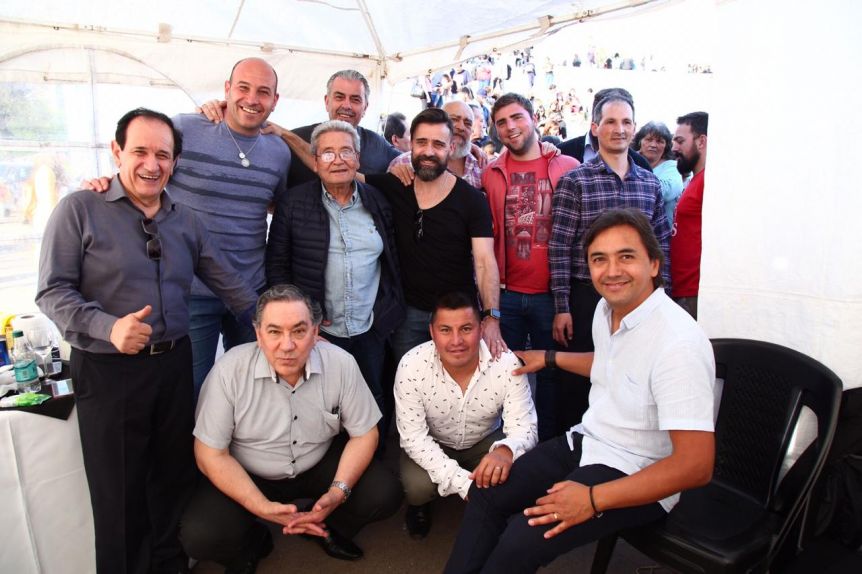 A una semana de las generales, intendente macrista le metió oración a la campaña