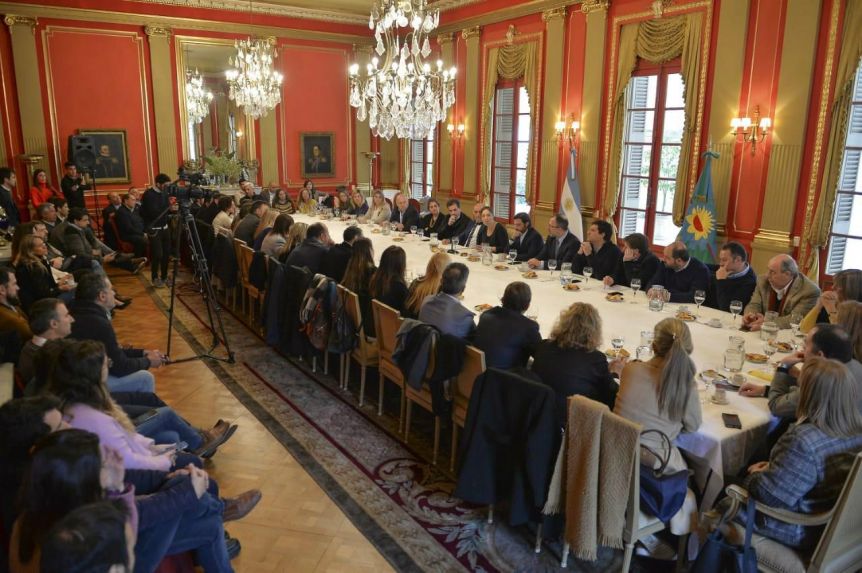 Pensando en un futuro como oposición, Vidal reúne a la tropa legislativa