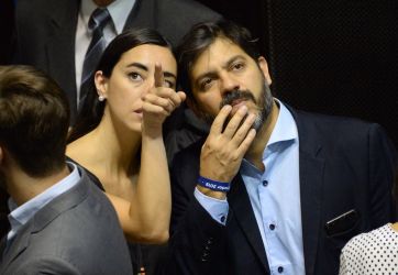 El color de la asunción: León y Andrés, la corbata, invitados y el agosto de los vendedores