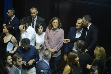 El color de la asunción: León y Andrés, la corbata, invitados y el agosto de los vendedores