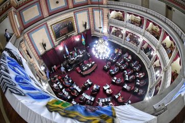Se dilata el tratamiento de la Ley Impositiva: reunión cumbre entre ministros y legisladores