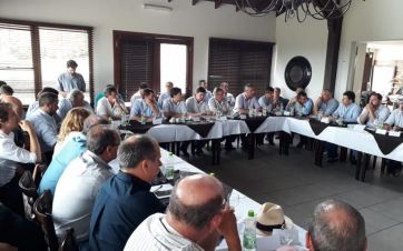 Intendentes y legisladores radicales se reunieron con el objetivo de destrabar la Ley Impositiva