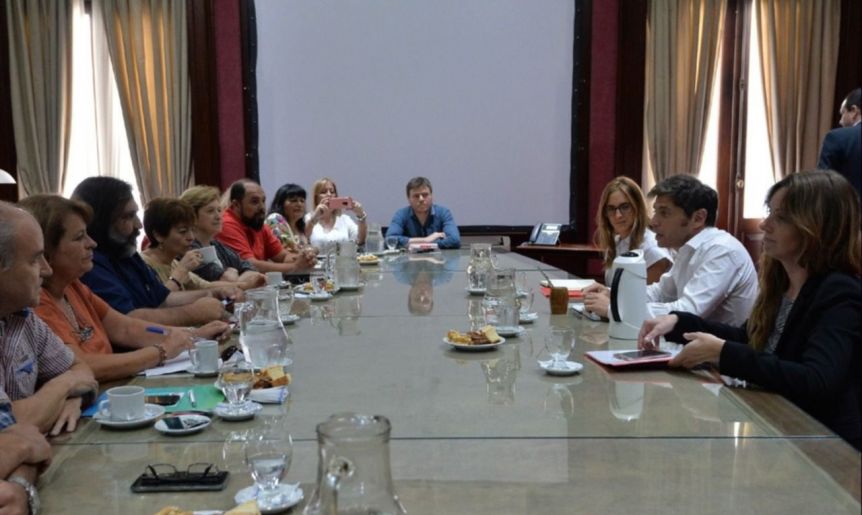 Cara a cara: Provincia, docentes y estatales debutan en la primera paritaria del año