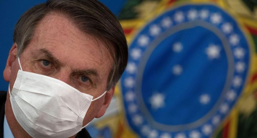 Jair Bolsonaro tildó al Covid-19 de