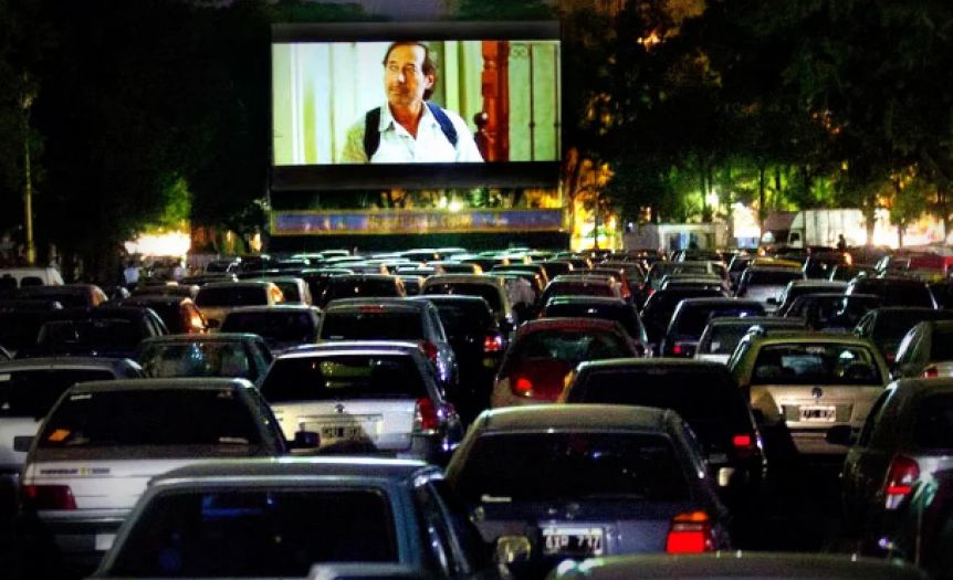 Pandemia retro: más distritos se suman a la vuelta del autocine