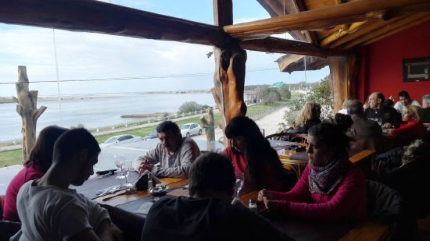 Municipio atlántico cuenta las horas para reabrir bares y restaurantes