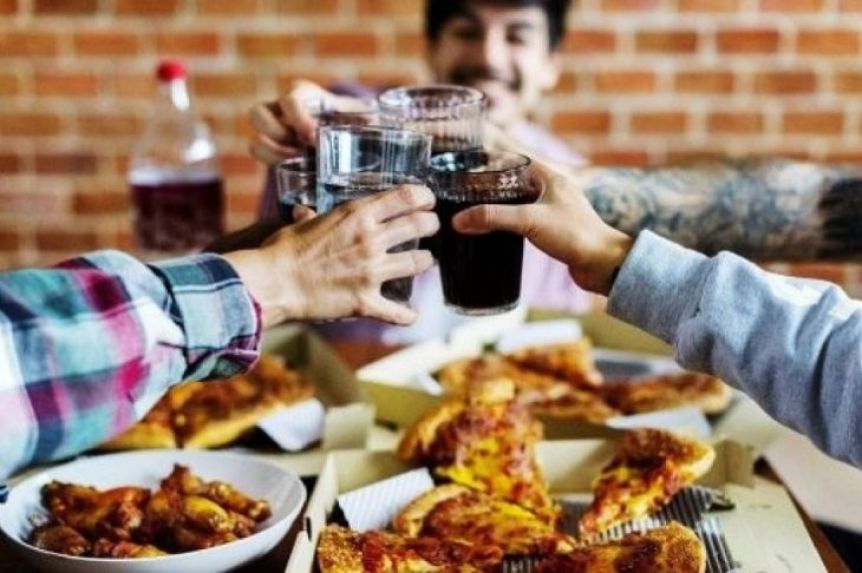 No hay fase que valga: se suspenden las reuniones sociales en todo el país