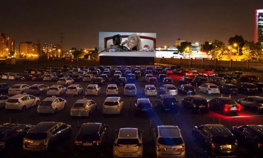 Autocine en Nordelta, el regreso de una moda que le gana a la pandemia
