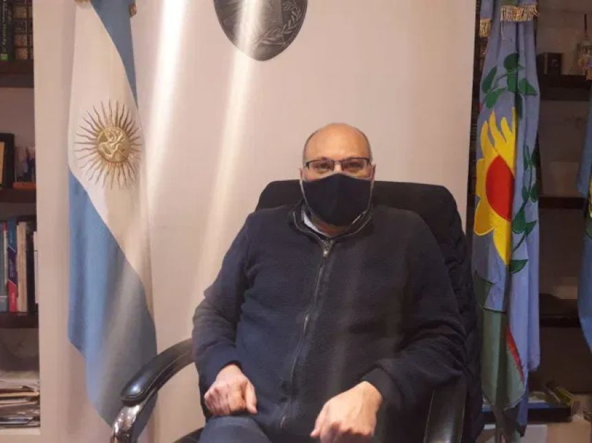 Intendente pone fuertes multas por reuniones sociales o familiares