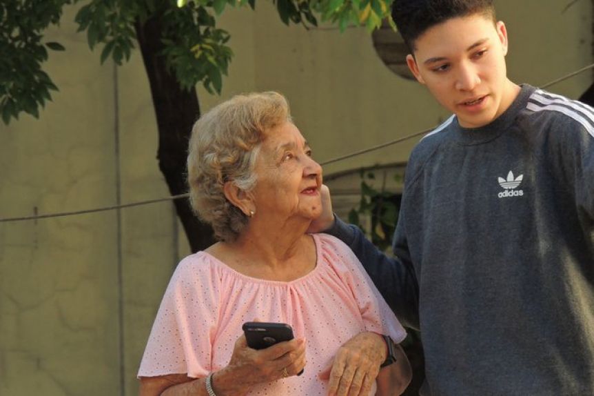 Un joven programador de 17 años creó una app para cuidar la salud de los mayores
