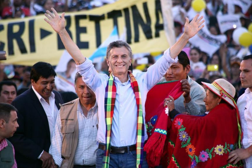 Macri se prueba el traje de candidato y encabeza una recorrida política virtual