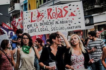 Mujeres, Género y Diversidad, un ministerio de cartón pintado