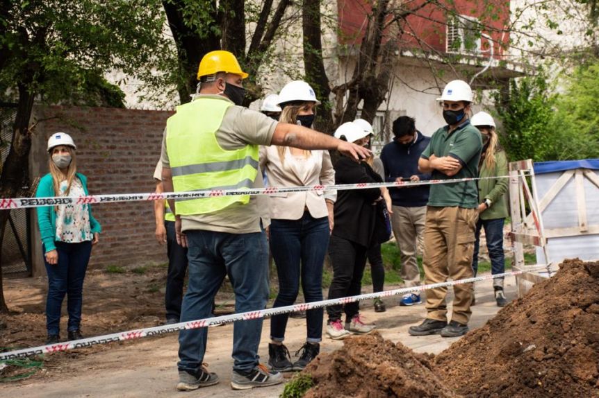 Malena recorrió obras de AySA en Tigre