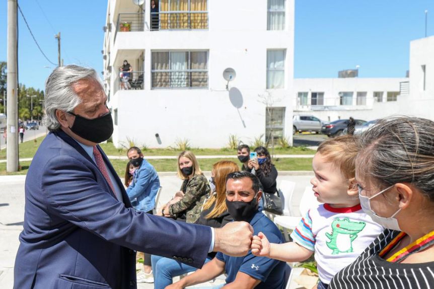 El presidente despidió a Hugo Arana y pidió “por favor” que la gente se cuide