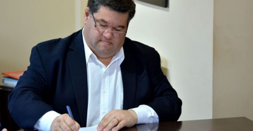 Citan a declarar a ex intendente de Cambiemos por retención de haberes a municipales