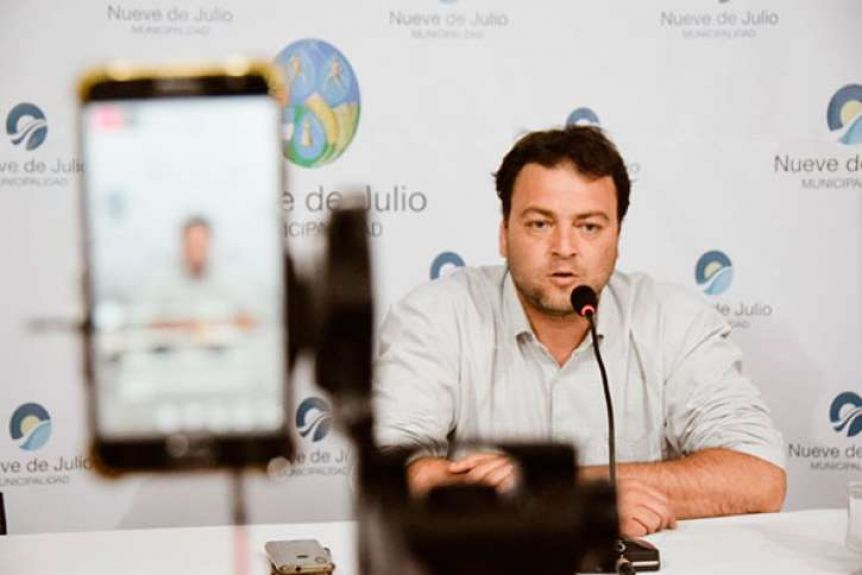 Intendente aislado, tras quejarse de la falta de cuidados de sus vecinos