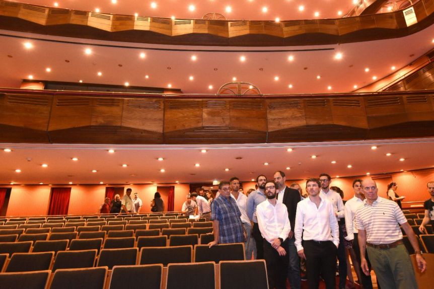 Verano con protocolos: el teatro se hace fuerte e intenta torcer el