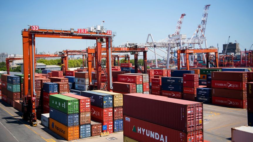Las exportaciones subieron por primera vez en el año
