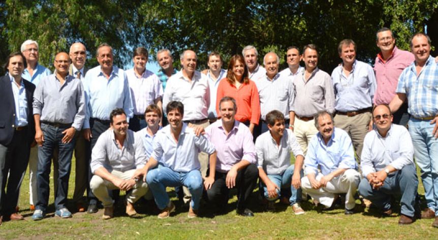 Autonomía municipal: respaldo de intendentes correligionarios