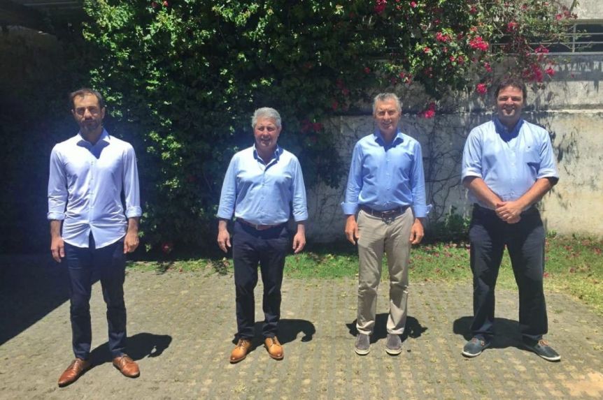 Macri se refugia en los propios en medio de la disputa de liderazgos