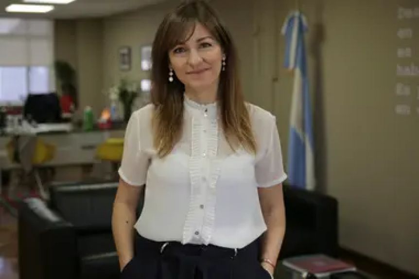Acuña rompió el silencio, le mandó una carta a los docentes con la misma postura