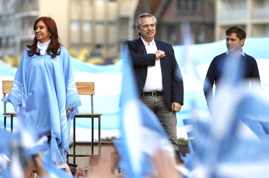 Gran acto: Kicillof cierra el año en La Plata con Alberto, CFK, Massa y todos los intendentes