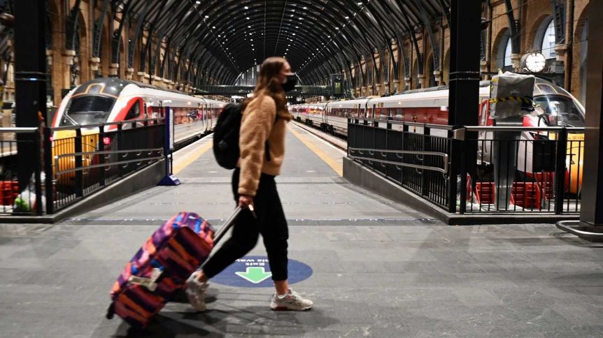 Ante nueva cepa cierran las fronteras con Reino Unido en varios países