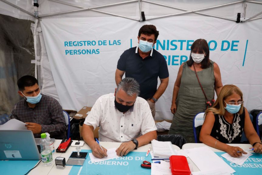 Espinoza: “Estos operativos de documentación marcan la nueva Argentina que estamos reconstruyendo entre todos”