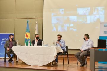 Provincia y el ENHOSA firmaron convenio para obras de pozos de captación de agua