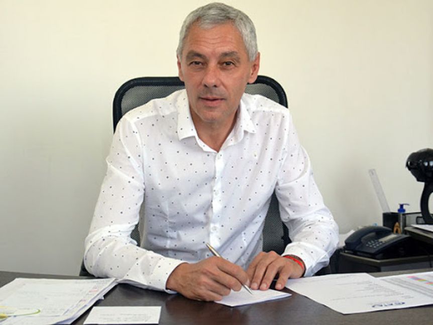 Escandaloso: otro funcionario municipal se vacunó sin ser personal sanitario