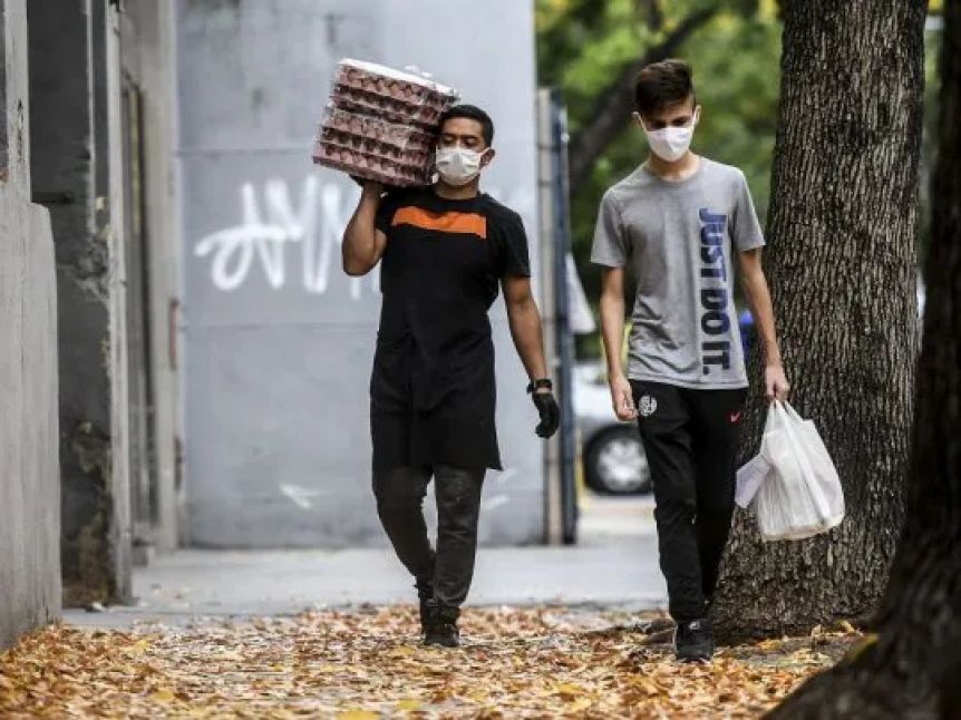 Coronavirus: reportan 7.671 contagios y 242 nuevos fallecimientos