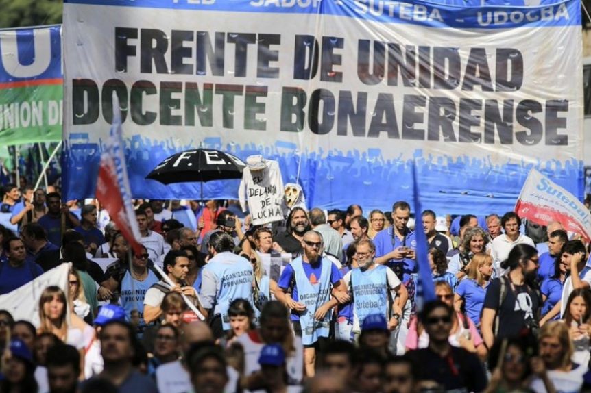 Gobierno y docentes buscan destrabar un nuevo acuerdo paritario
