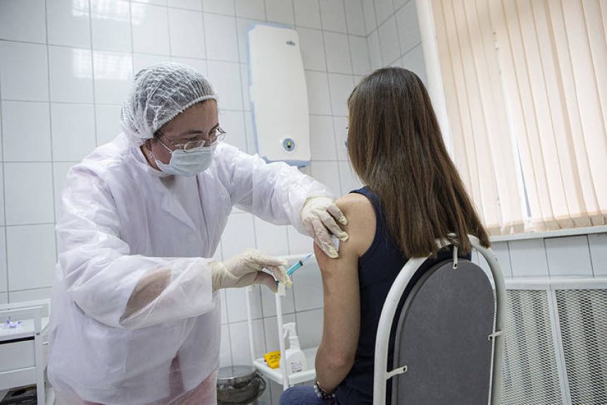 Vacunación a docentes: qué vacuna les toca, cuántas dosis hay, quiénes serán los primeros