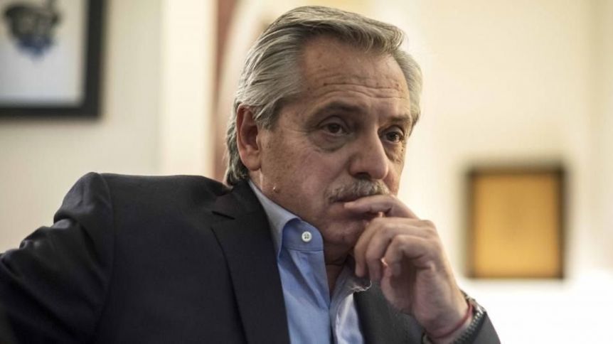 Alberto surfea entre el crecimiento de su imagen negativa y el descontento económico
