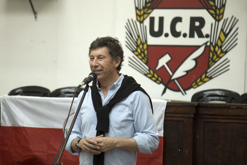 Posse pone punto final a su campaña en la interna radical