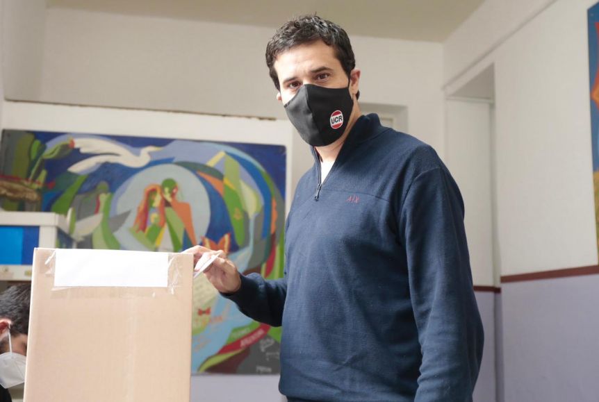 Elecciones UCR: Abad votó en Mar del Plata