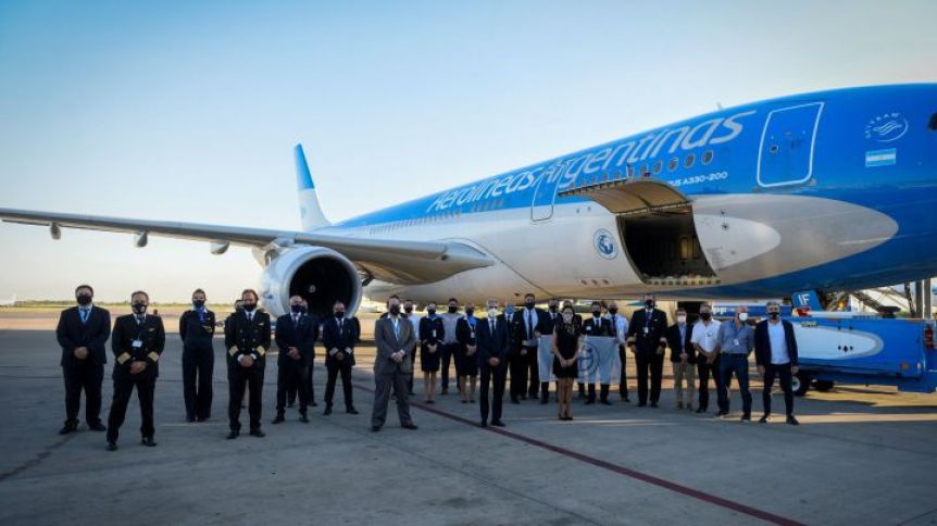 Lucha contra la escasez: partió el décimo vuelo de Aerolíneas para traer más vacunas desde Moscú