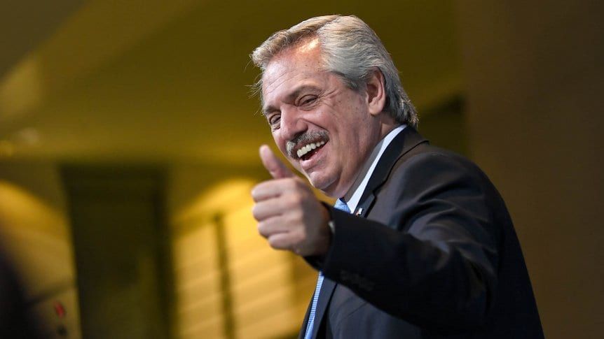 La política se volcó a las redes para saludar al Presidente
