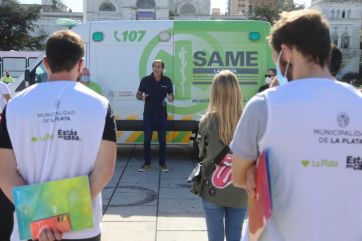 Puerta a puerta: intendente Pro y su equipo salieron a la calle para concientizar sobre el Covid