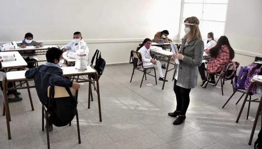 Coronavirus en alza: crece la presión por la suspensión de clases