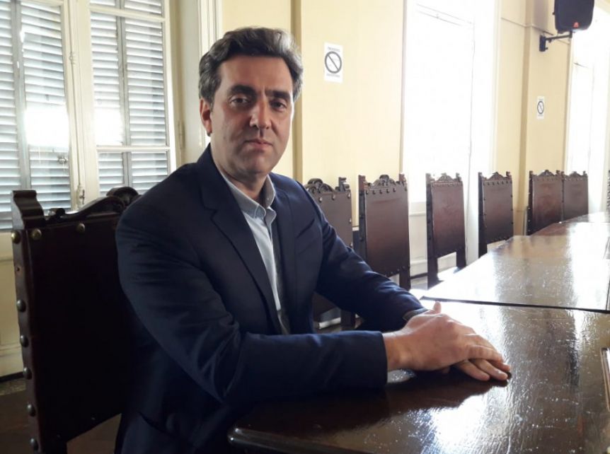 Intendente se aisló por ser contacto estrecho de un familiar con síntomas